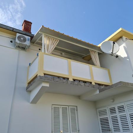Apartmani I Sobe Jusic ราบ ภายนอก รูปภาพ