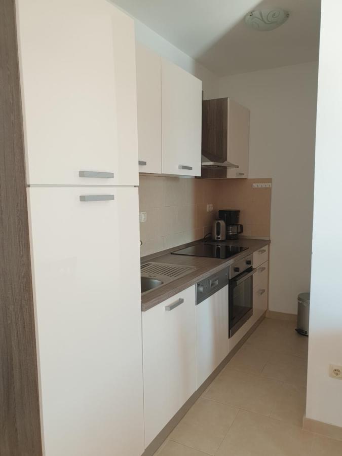 Apartmani I Sobe Jusic ราบ ภายนอก รูปภาพ