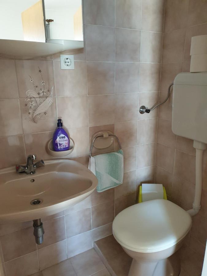 Apartmani I Sobe Jusic ราบ ภายนอก รูปภาพ