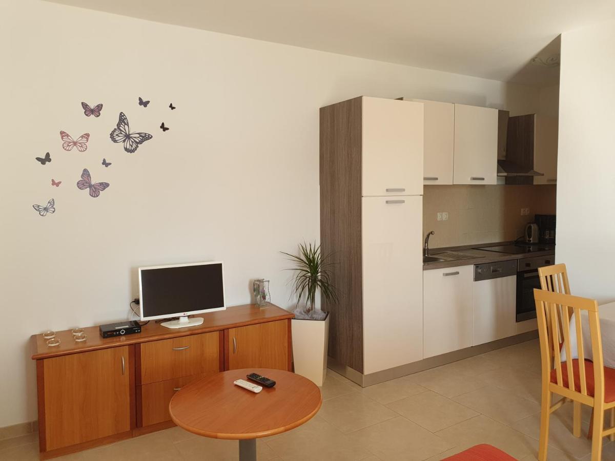 Apartmani I Sobe Jusic ราบ ภายนอก รูปภาพ