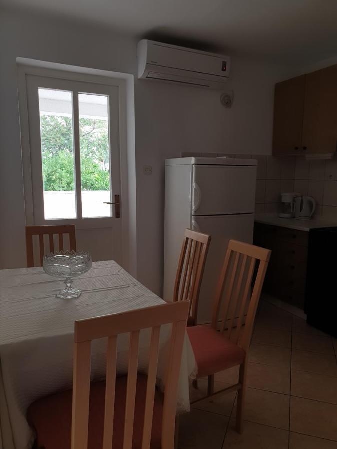 Apartmani I Sobe Jusic ราบ ภายนอก รูปภาพ
