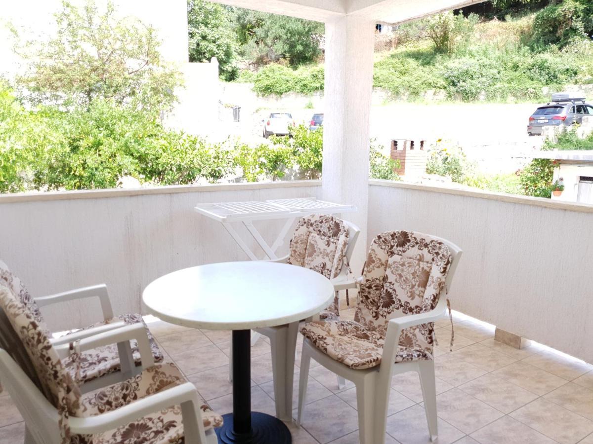 Apartmani I Sobe Jusic ราบ ภายนอก รูปภาพ