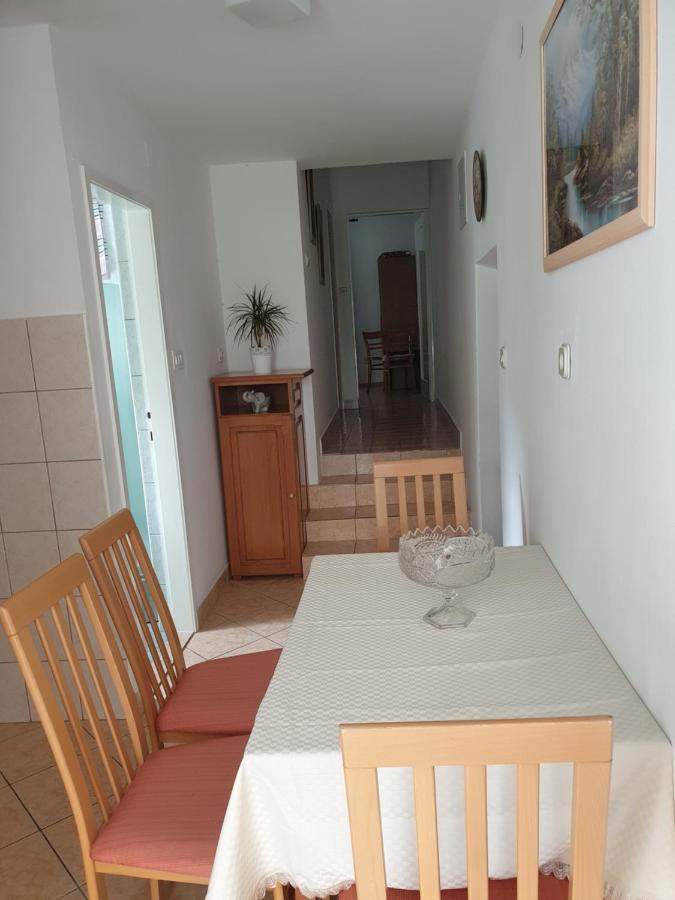 Apartmani I Sobe Jusic ราบ ภายนอก รูปภาพ