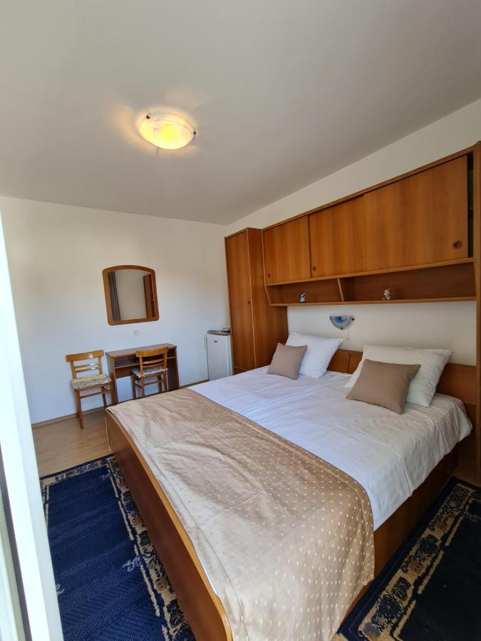 Apartmani I Sobe Jusic ราบ ภายนอก รูปภาพ