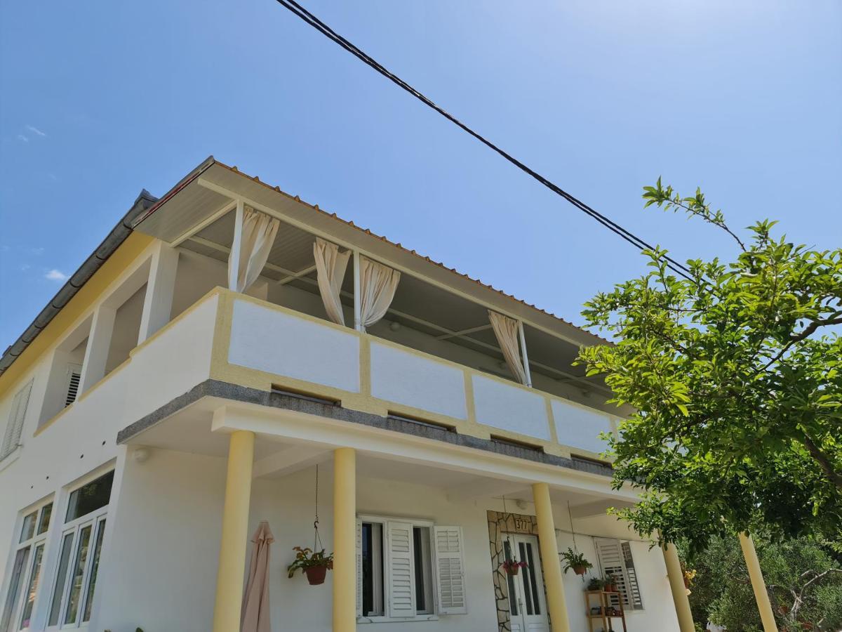 Apartmani I Sobe Jusic ราบ ภายนอก รูปภาพ